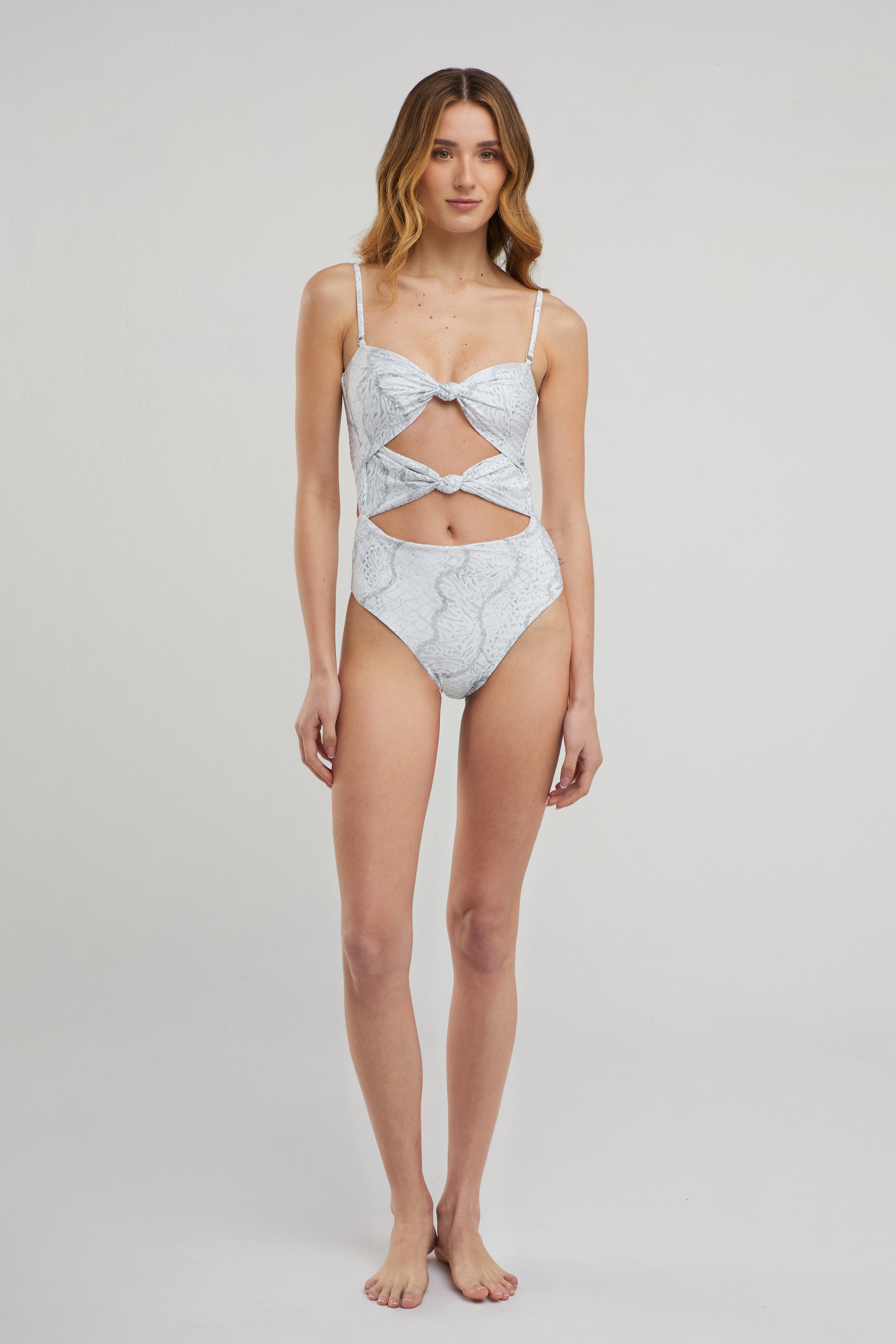 TRAJE DE BAÑO DE UNA PIEZA NUDO