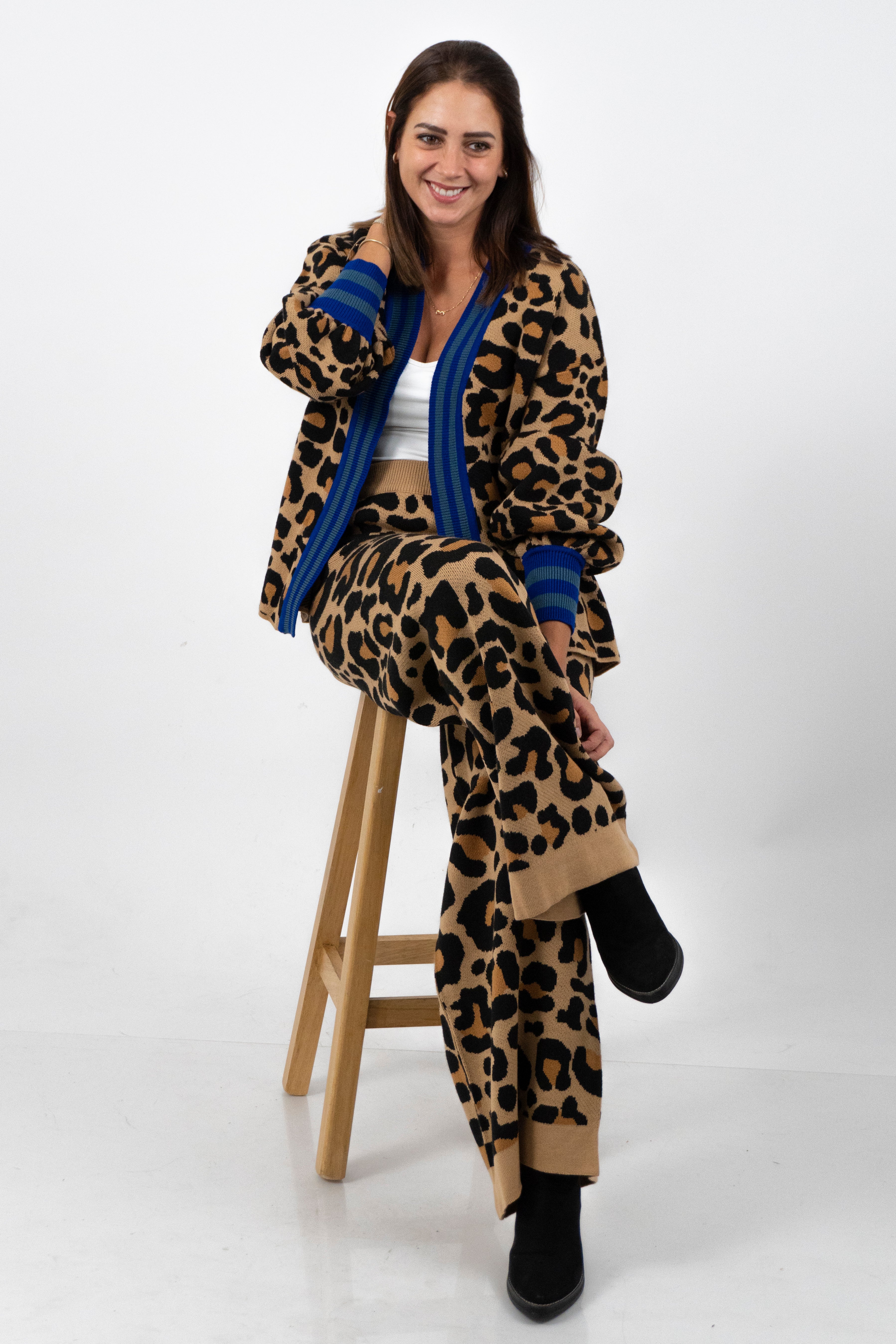 SWEATER Y PANTALÓN ANIMAL PRINT