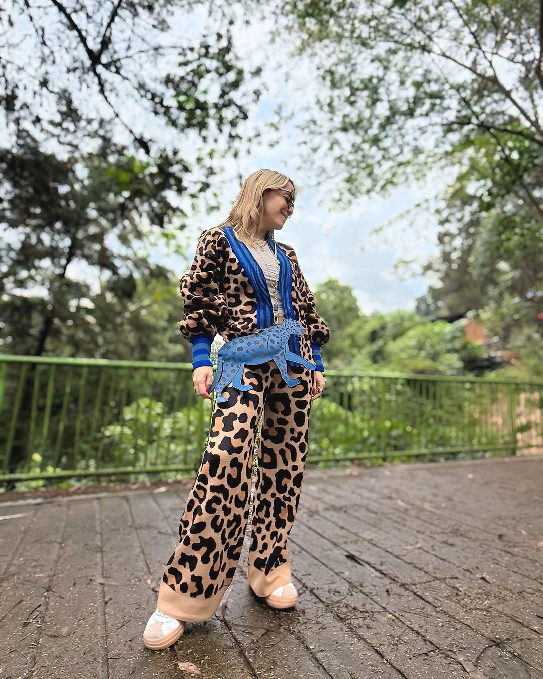 SWEATER Y PANTALÓN ANIMAL PRINT