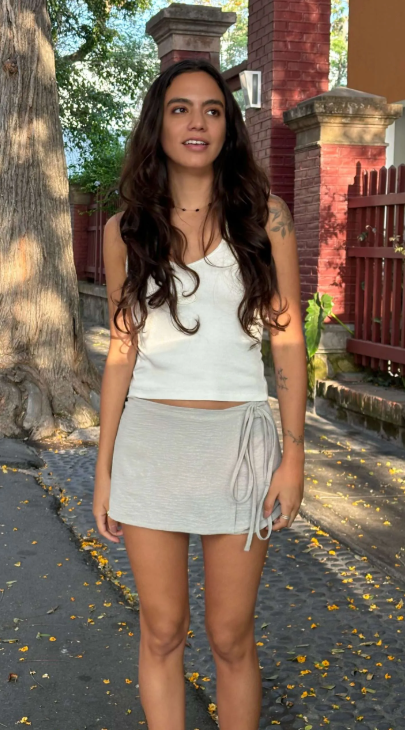 SHORT + FALDA ENVOLVENTE GRIS