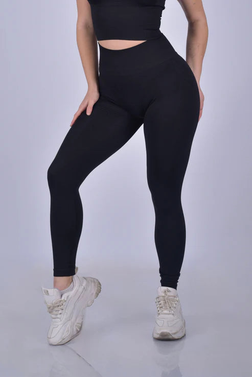 ESSENTIAL LEGGINGS