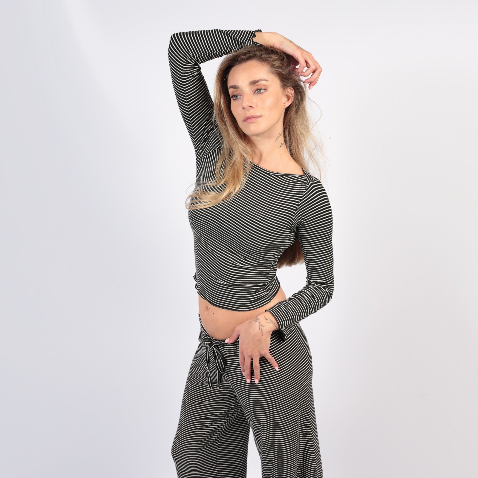 CONJUNTO RAYAS NEGRO