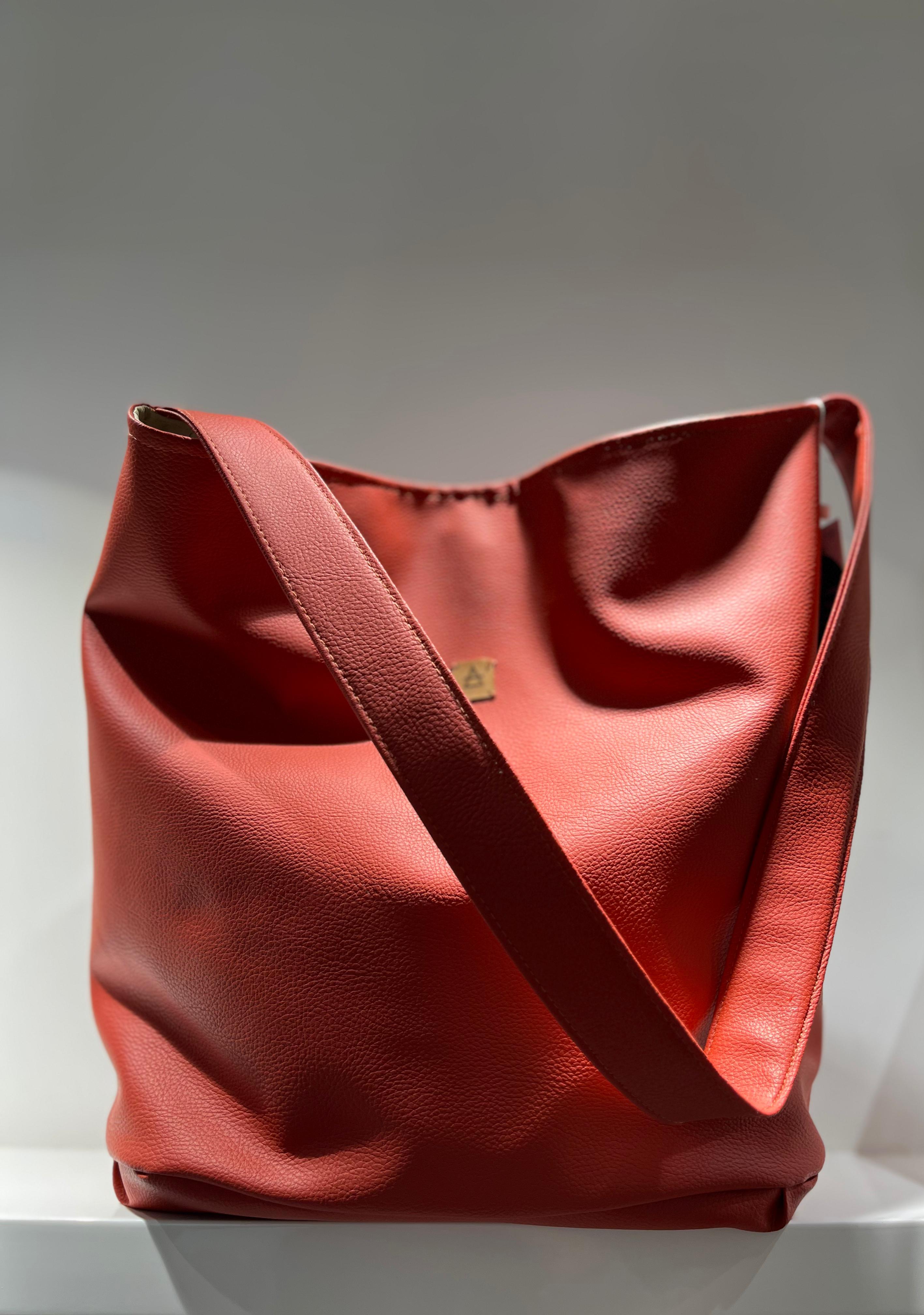 BOLSOS CON ASAS TIPO MOCHILA